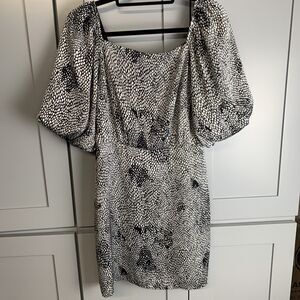 Lucy Paris Dress Womens Medium 10‎ Ballon Sleeve Bodeau Neck Blouson White Black